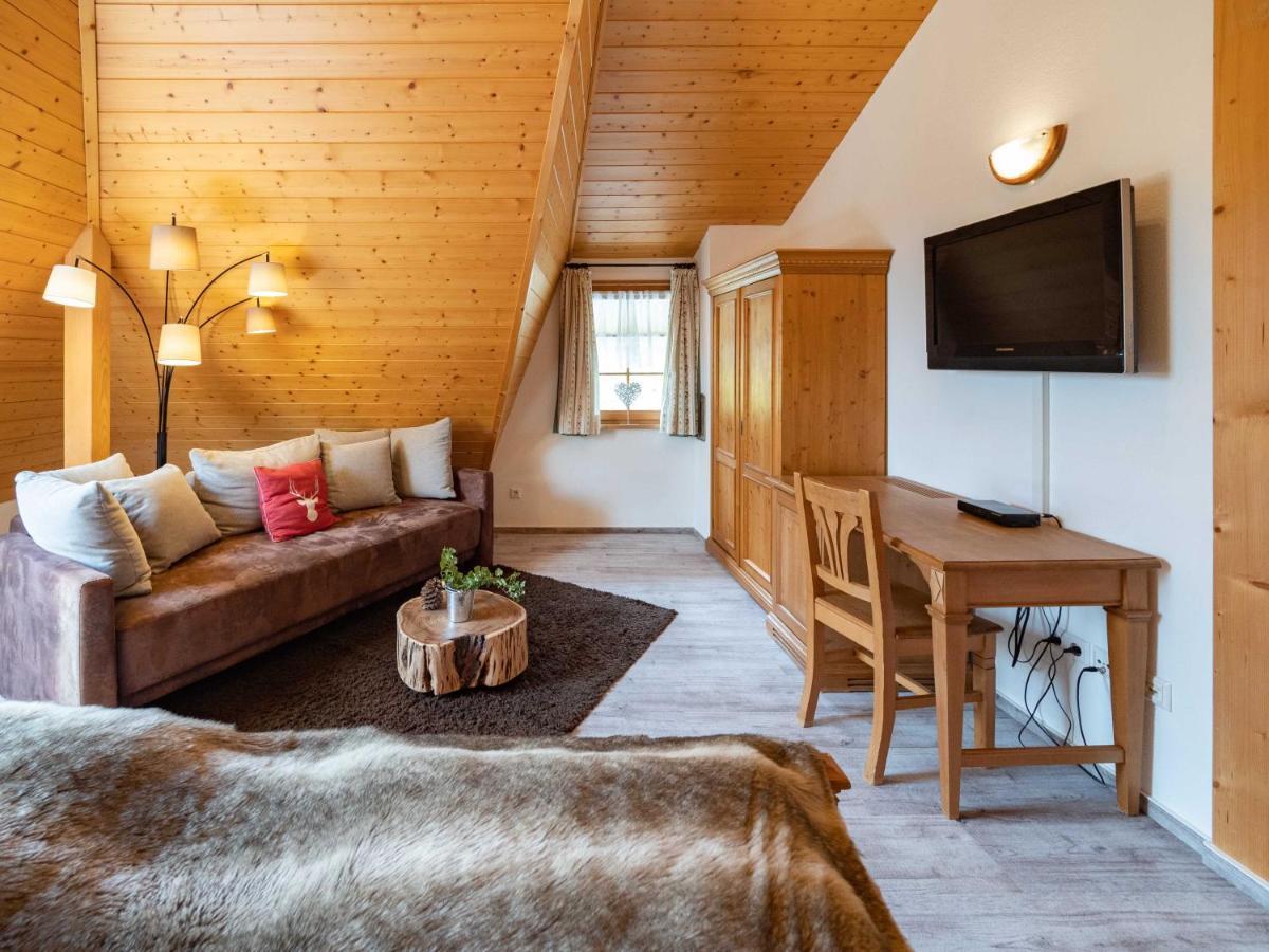 Holiday Apartements By Hotel Gruener Baum Feldberg フェルトベルク エクステリア 写真